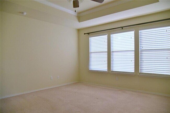 Building Photo - 16008 Hawthorne Heights Trail