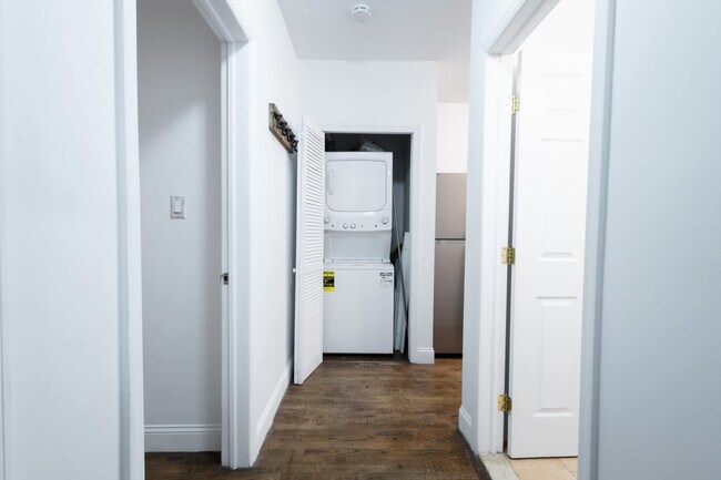 Building Photo - 1435 2nd Ave