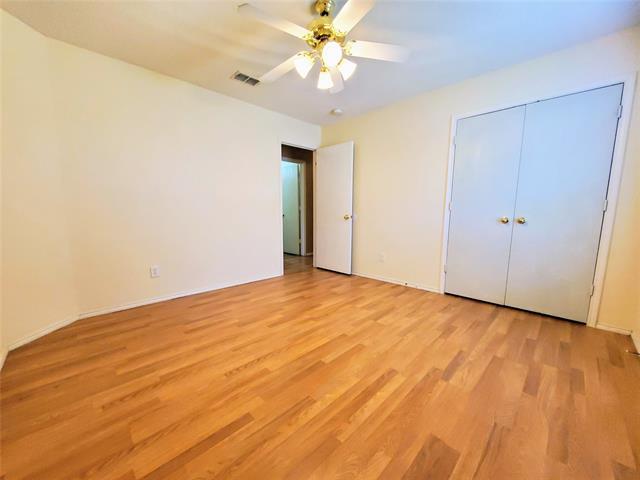 Building Photo - 2224 Red Oak Dr