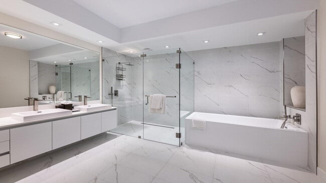 Building Photo - 3100 N Ocean Dr