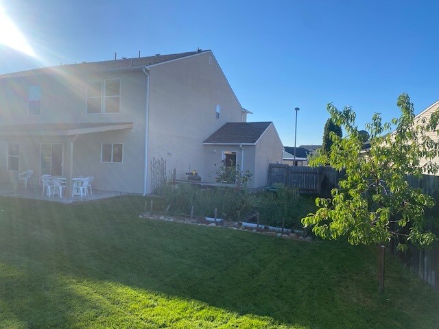 Building Photo - 218 Rose Lake