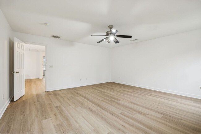 Building Photo - Located in the highly desirable McKays Mill community in Franklin, TN