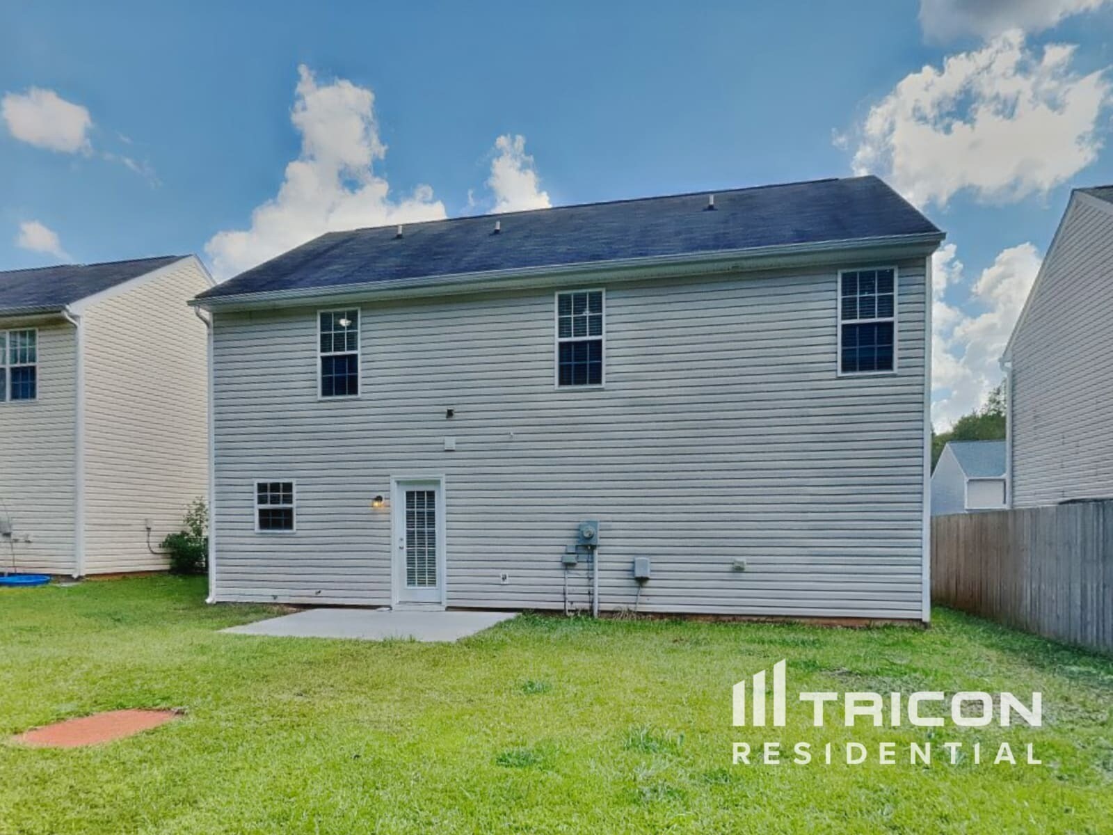 Building Photo - 131 Drewsbury Dr