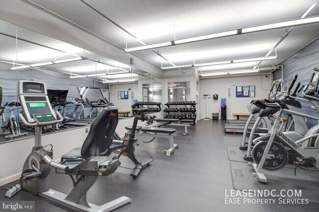 Building Photo - 1300 N Street NW-#106