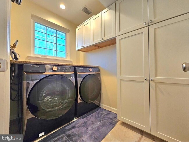 Building Photo - 11930 Cotton Mill Dr