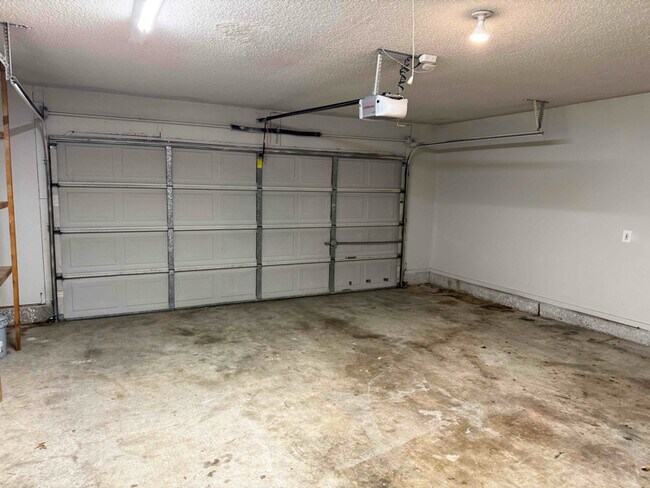 Building Photo - 8915 E 95th Pl
