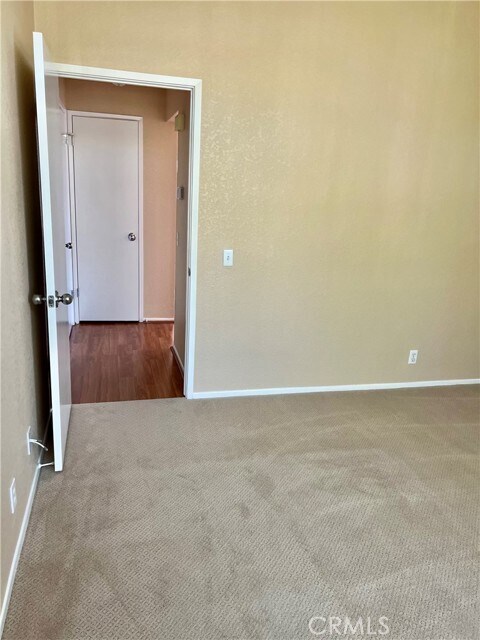 Building Photo - 7 Elmbrook