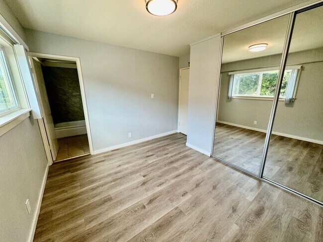 Building Photo - Ground Floor 1 Bed/1Bath Apartment in El Cerrito - Remodeled with 1 Parking Space Included