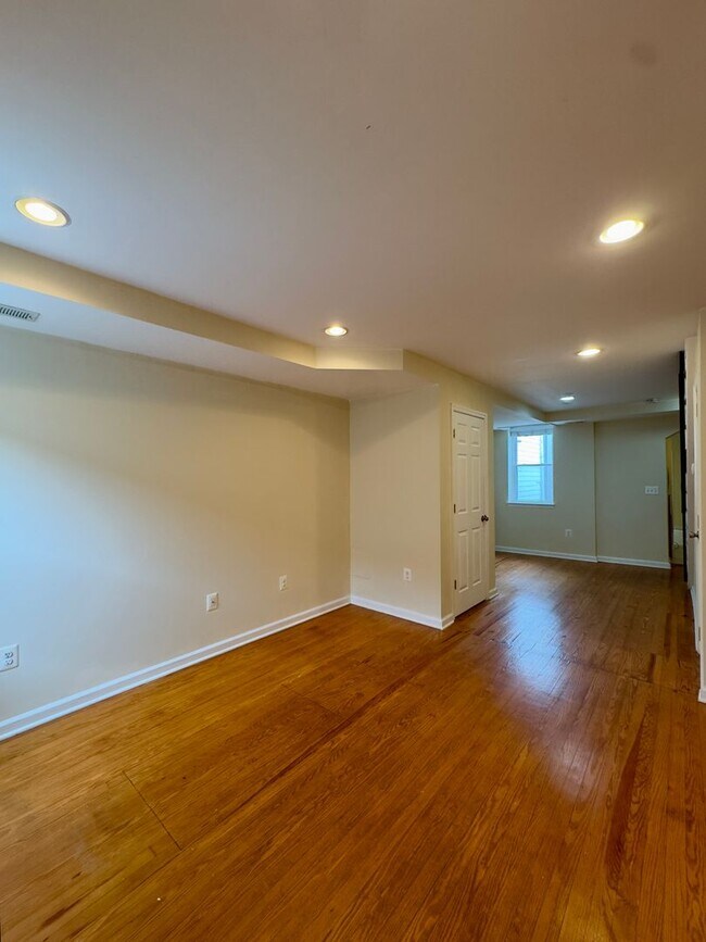 Building Photo - Charming 2 Bedroom/2 Bathroom Townhome in Upper Fells Point, MD!