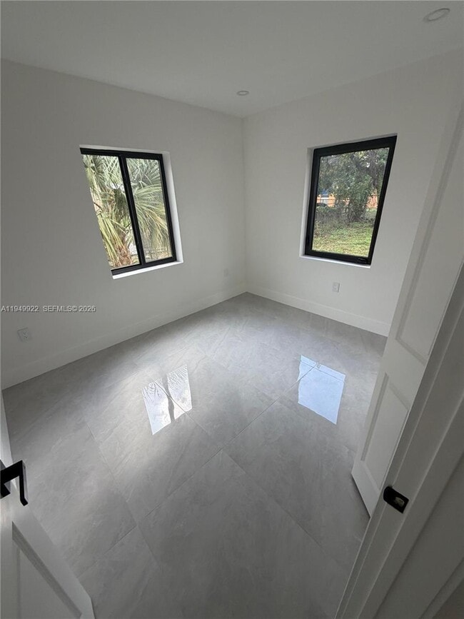 Building Photo - 15920 NW 17th Ct