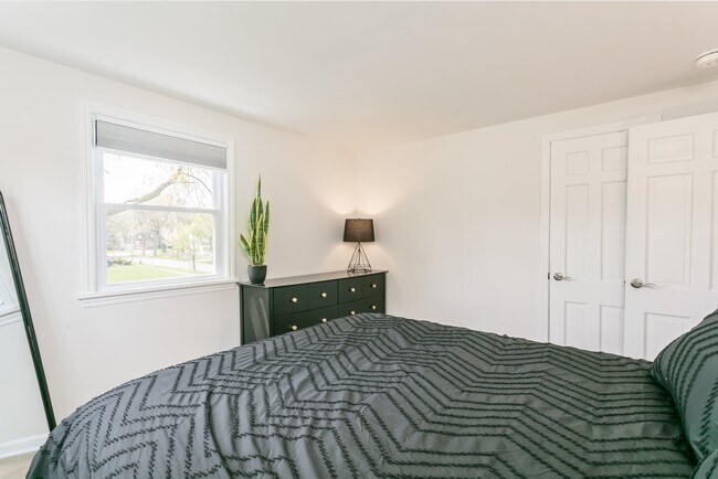 Building Photo - 136 Lattimore Rd