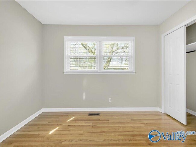 Building Photo - 315 Jack Coleman Dr NW