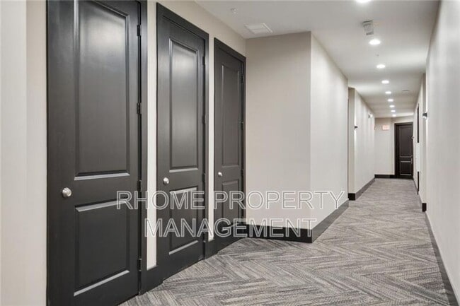 Building Photo - 6890 Peachtree Dunwoody Rd