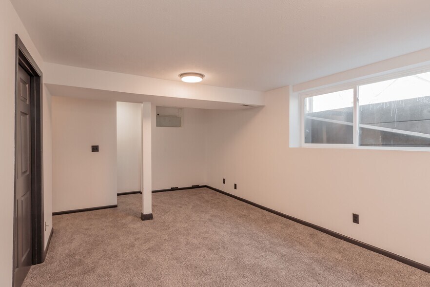 Building Photo - 2901 R St