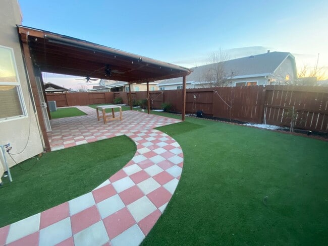 Building Photo - Elegant 5-Bedroom, 3.5-Bathroom Home –1st ...