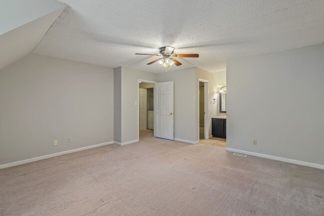 Building Photo - 9009 Fountain Brook Ln
