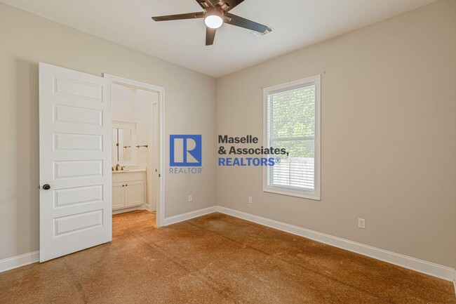 Building Photo - 4 Bed/3 Bath Home in Castlewoods