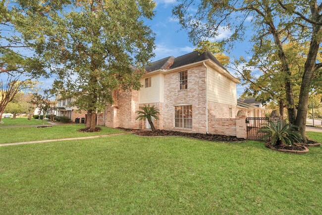 Building Photo - 3919 Fernglade Dr