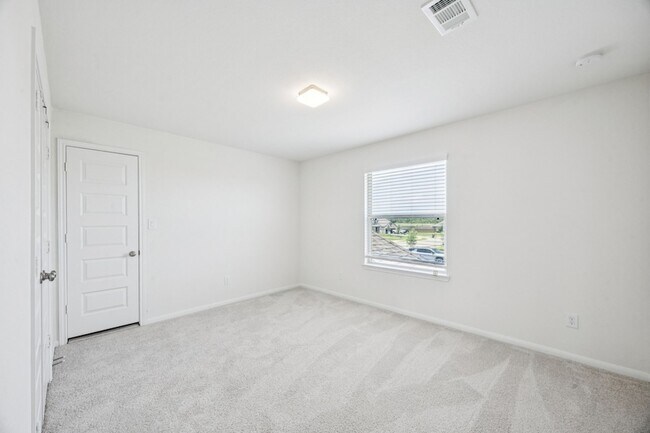 Building Photo - 200 Vly Rnch Trl