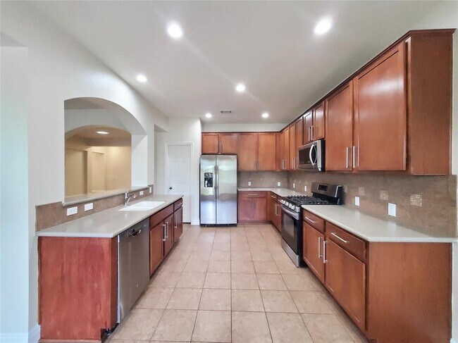 Building Photo - 14829 Fernhill Dr
