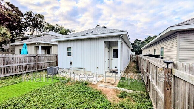 Building Photo - 2010 W Gregory St