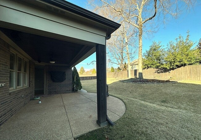 Building Photo - 5 Bedroom /4 Bath House in LAKELAND!!!
