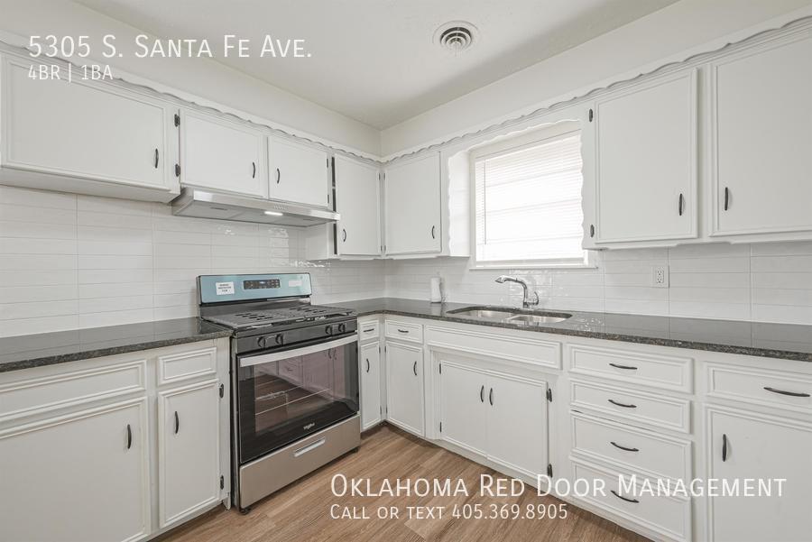Building Photo - 5305 S Santa Fe Ave