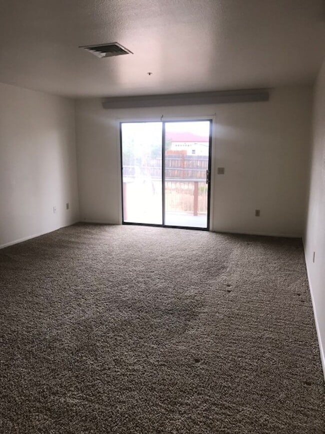 Building Photo - 7665 Spouse Dr