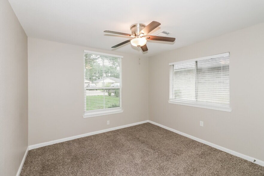 Building Photo - 2631 Dawn Star Dr