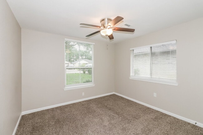 Building Photo - 2631 Dawn Star Dr