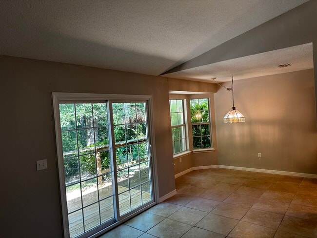 Building Photo - 2987 Windsor Cir