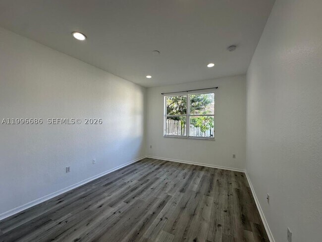 Building Photo - 10985 SW 239th Terrace