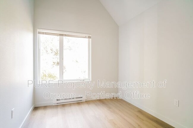 Building Photo - 5878 N Harvard St