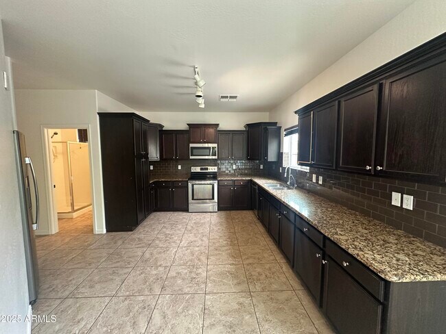 Building Photo - 7430 S 27th Way