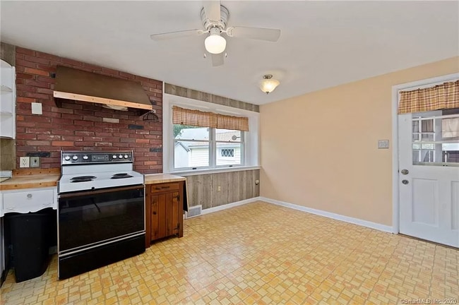 Building Photo - 73 Wepawaug Dr