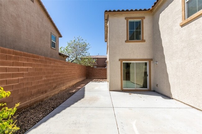 Building Photo - 11110 Fort Bowie St