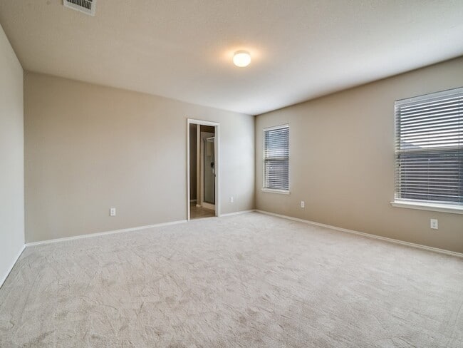 Building Photo - 2302 Tombstone Dr