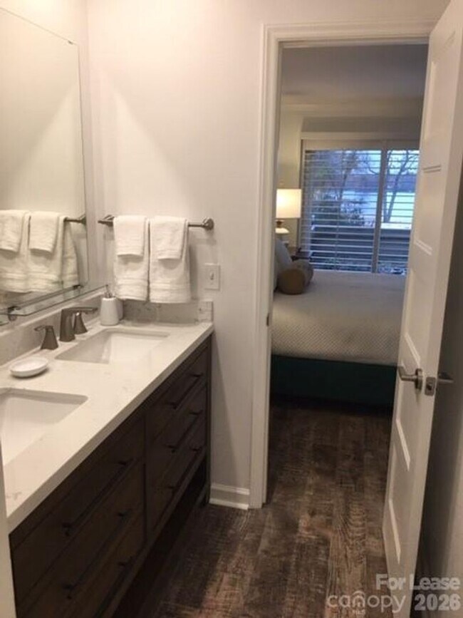 Building Photo - 2 Bedroom Condo in  Portside at Davidson Landing!