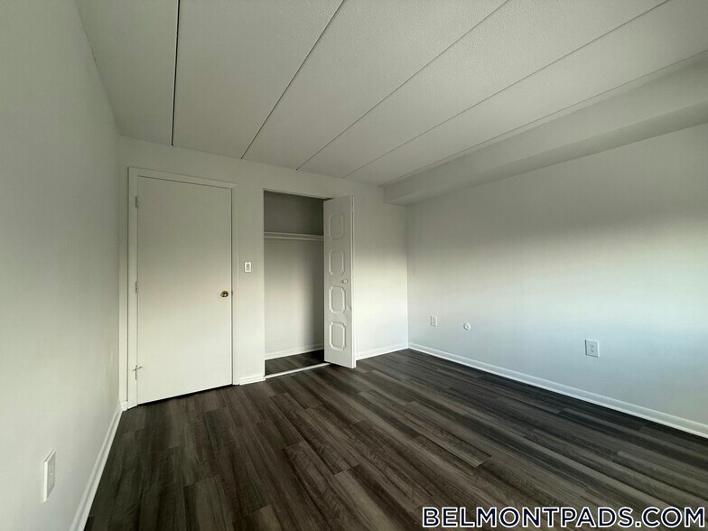 Building Photo - 55 Hill Rd