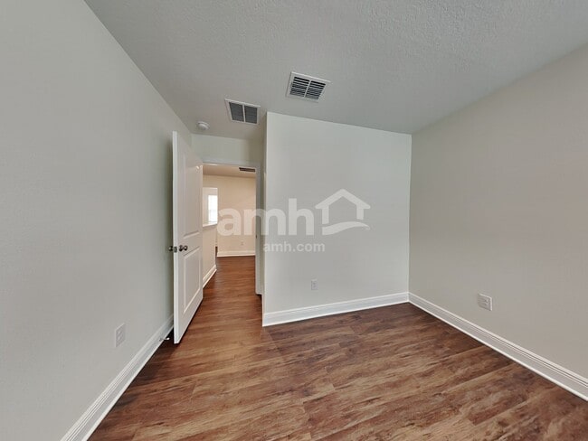 Building Photo - 27265 St Andrews Ave