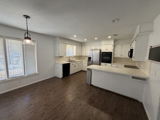 Building Photo - 6806 Norfolk Ave