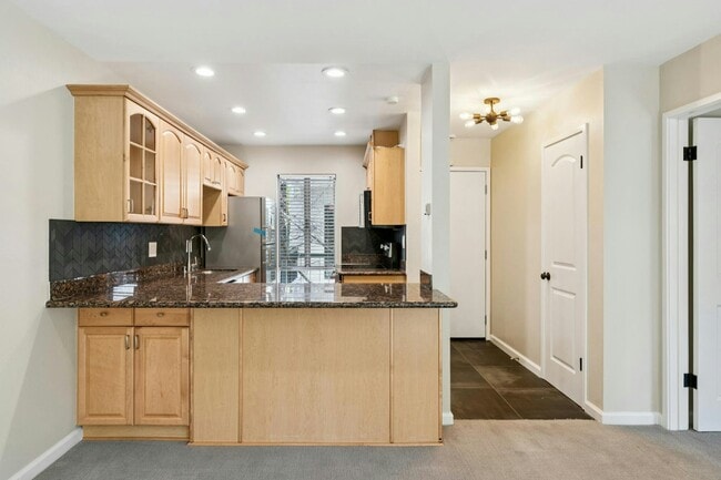 Building Photo - 1411 Creekside Dr