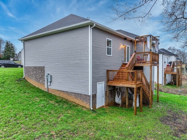 Building Photo - 1239 Oxford Village Cir
