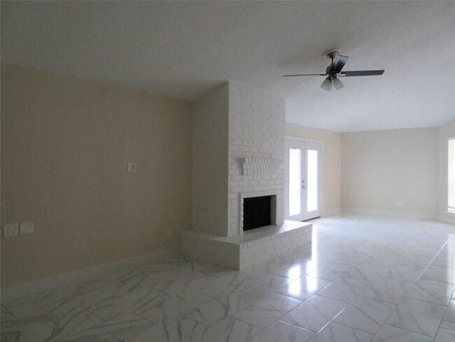 Building Photo - 11619 Bowlan Ln