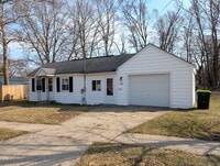 Building Photo - 813 E Pearl St