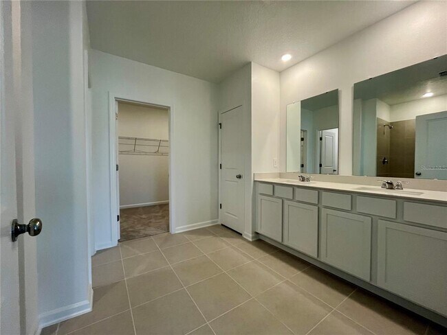 Building Photo - 4700 Golden Knight Blvd