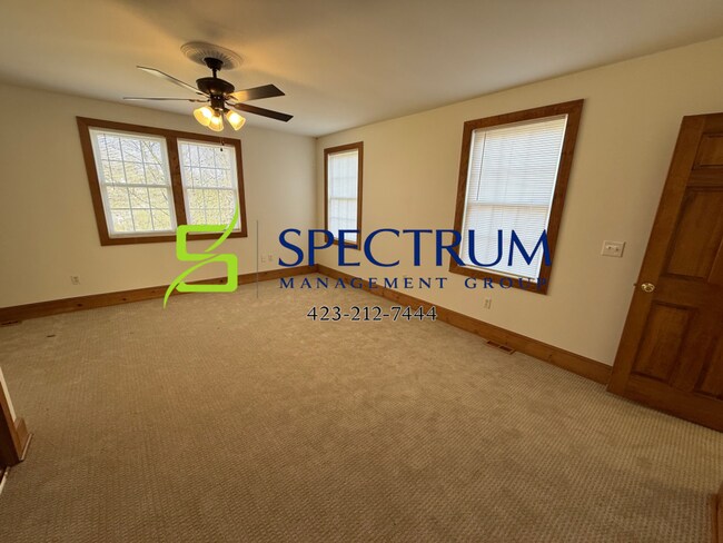 Building Photo - 1148 Lake Dr