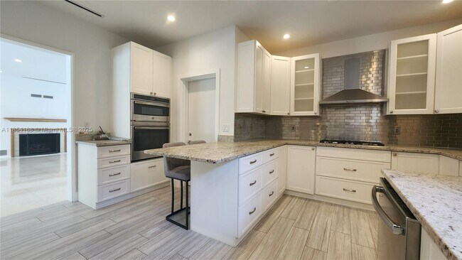 Building Photo - 63 Bal Bay Dr