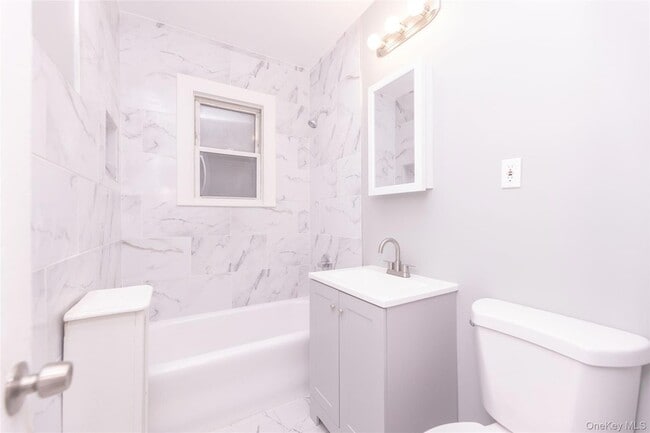 Primary Photo - 30 Cliff St