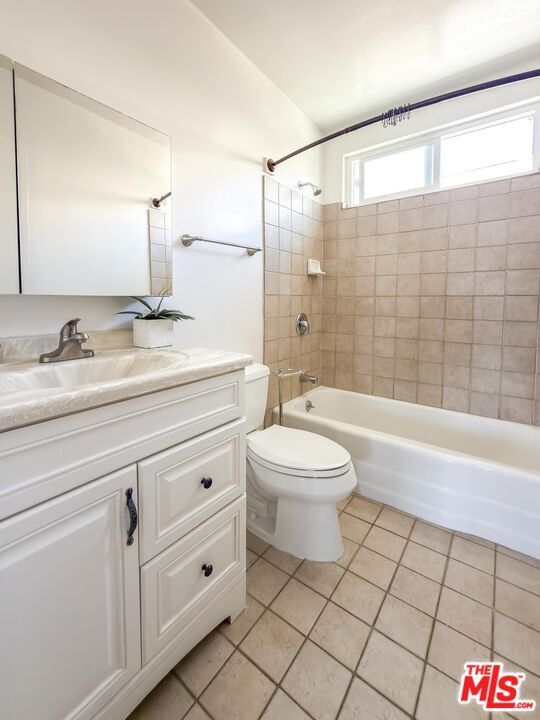 Building Photo - 2540 3rd Ave